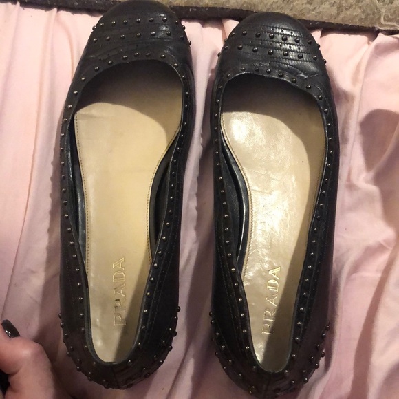 Prada—-Flash sale! Need to sell everything so make me an offer!!!! - Picture 1 of 4